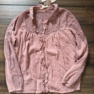 Forever that girl lace shirt.  US size 2